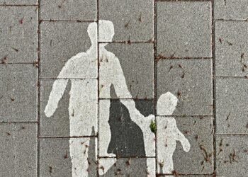 Hijos de crianza y pensión: cuando el amor también genera derechos
